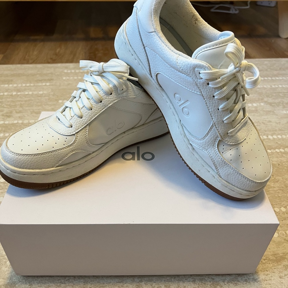 ALO Natural/White Sneakers